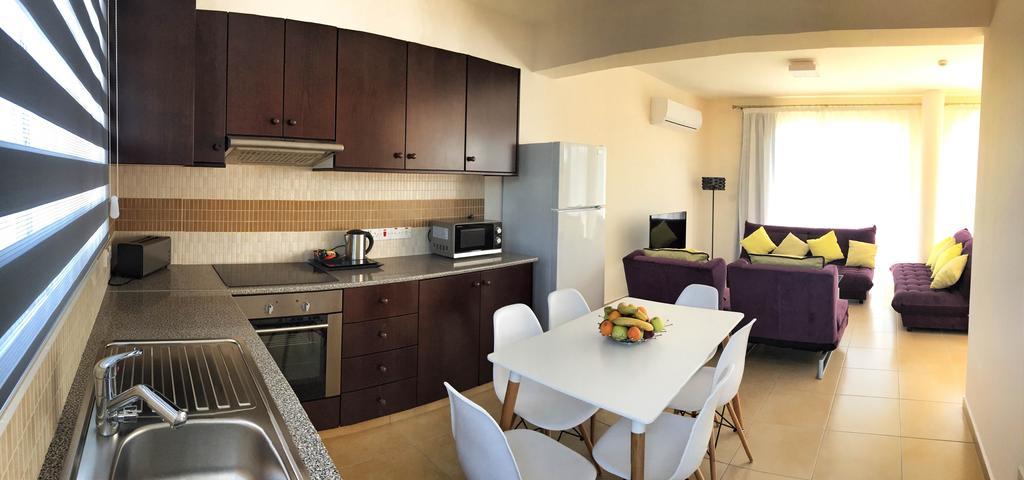 New Day Apartments Paphos Room photo